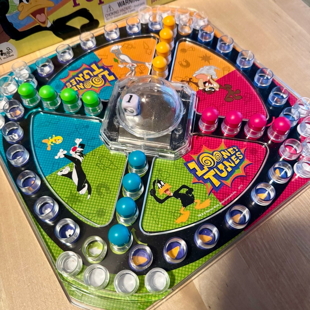 Looney Tunes Pop 'N' Race Board Game